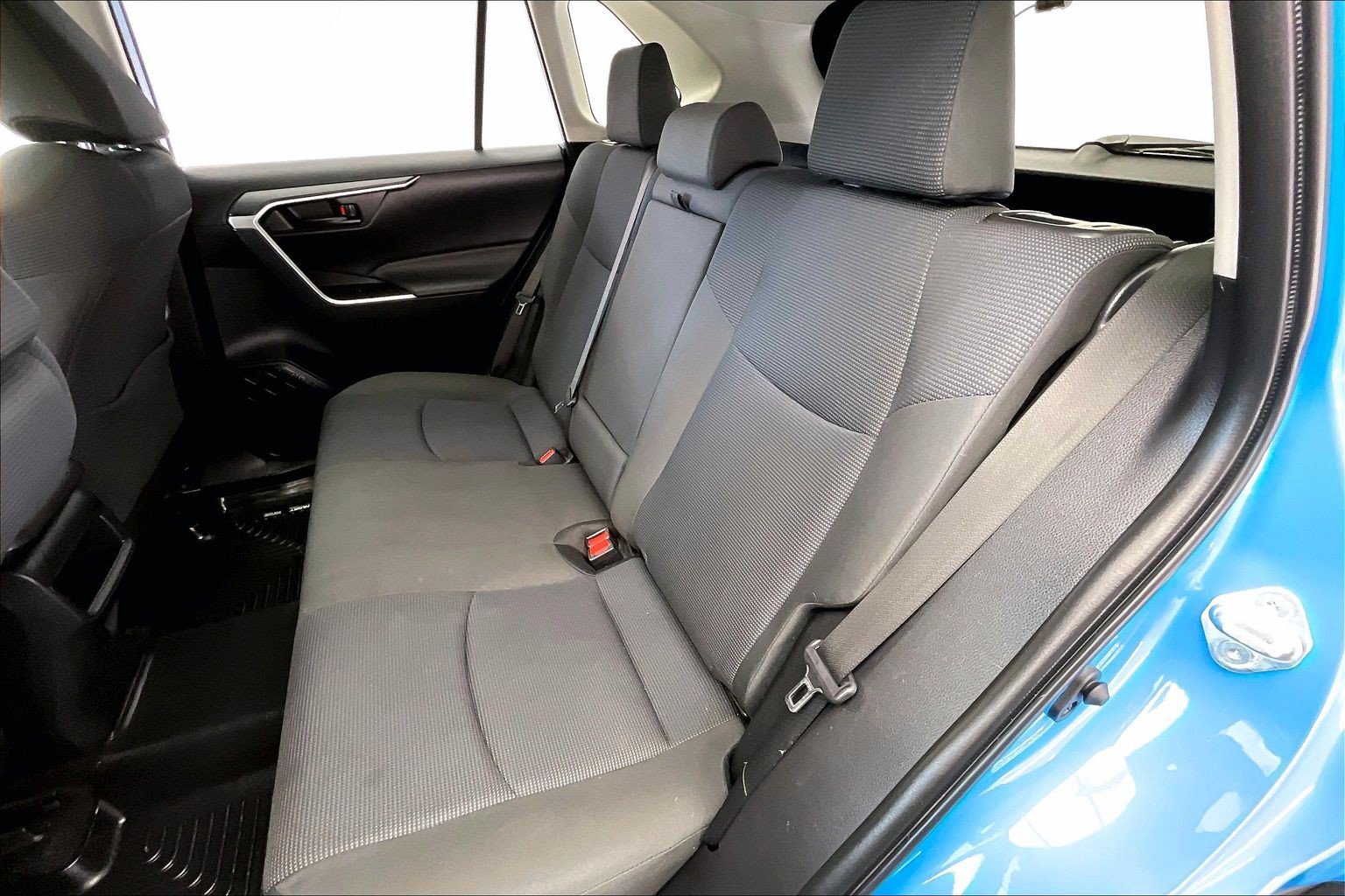 Used 2019 Toyota RAV4 LE w/ All Weather Liner Package FWD image 20