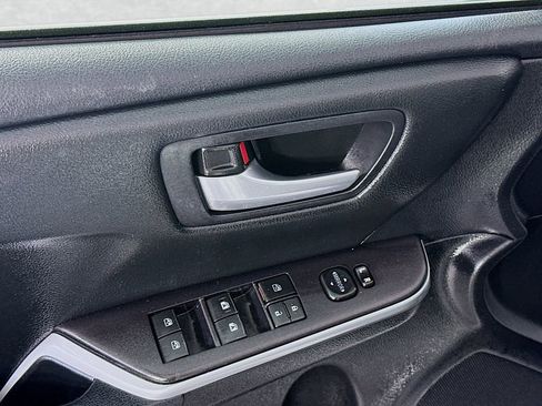 Used 2015 Toyota Camry LE FWD image 22