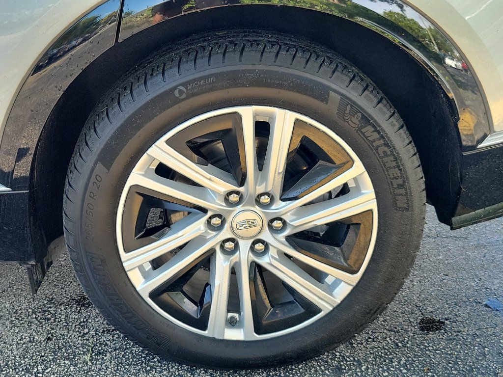 Used 2024 Cadillac Lyriq Tech RWD image 13