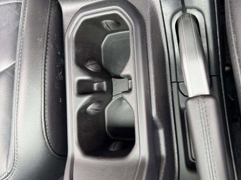 Used 2019 Jeep Wrangler Unlimited Sahara image 25