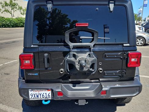 Used 2024 Jeep Wrangler Unlimited Rubicon 4xe w/ Technology Group image 8