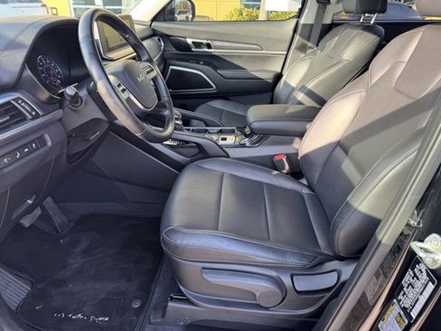 Certified 2022 Kia Telluride LX image 19