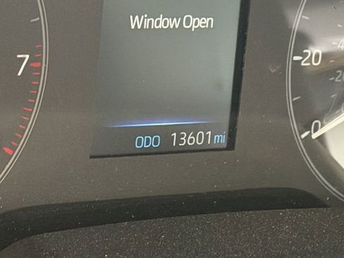 Used 2025 Toyota Corolla LE image 9