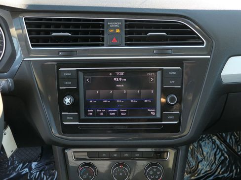 Used 2021 Volkswagen Tiguan S image 20