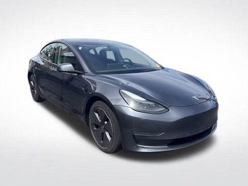 Used 2023 Tesla Model 3 Standard Range RWD image 1