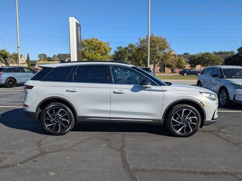 New 2026 Lincoln Corsair Reserve FWD image 3