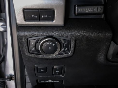 Used 2020 Ford F250 Lariat w/ Lariat Ultimate Package AWD/4WD image 26