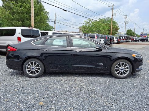 Used 2017 Ford Fusion Energi SE image 8