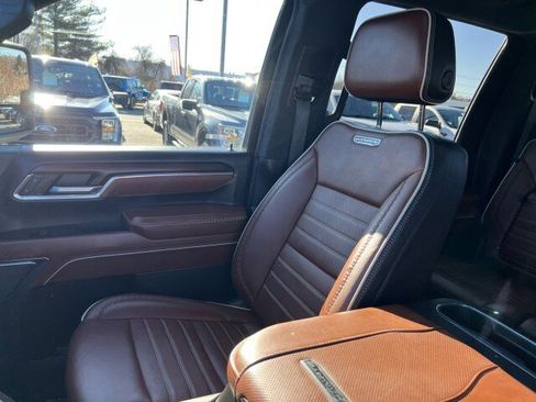 Used 2024 GMC Sierra 3500 Denali Ultimate image 9