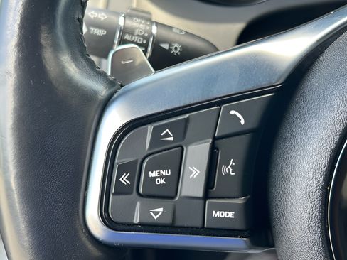 Used 2019 Jaguar F-TYPE Coupe RWD image 20