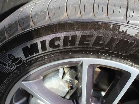 Used 2017 Dodge Grand Caravan SXT image 32