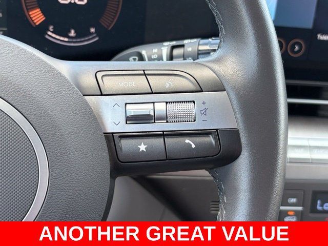 Used 2025 Hyundai Kona SEL FWD image 21