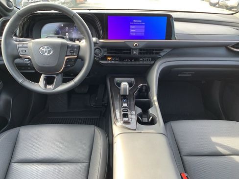 Used 2025 Toyota Crown Signia image 15