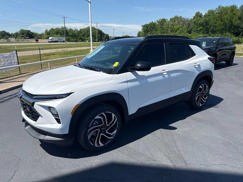 New 2026 Chevrolet TrailBlazer RS w/ Convenience Package FWD image 6