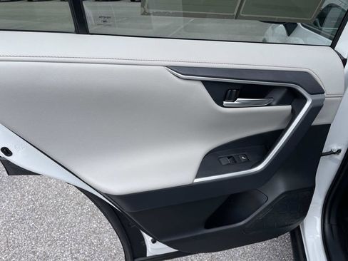 Used 2025 Toyota RAV4 Limited image 11