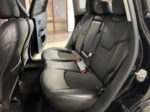 Used 2020 Jeep Compass Latitude FWD image 13