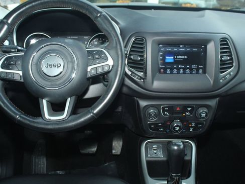 Used 2019 Jeep Compass Latitude w/ Popular Equipment Group image 4