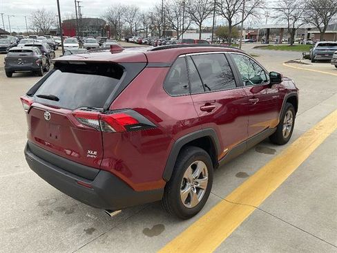 Used 2025 Toyota RAV4 XLE image 3