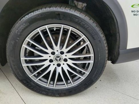 Used 2025 Mercedes-Benz GLC 300 4MATIC image 61