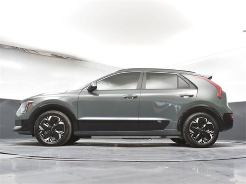 Used 2023 Kia Niro Wave image 28