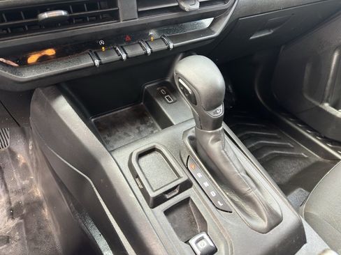 Used 2023 Chevrolet Colorado W/T image 18