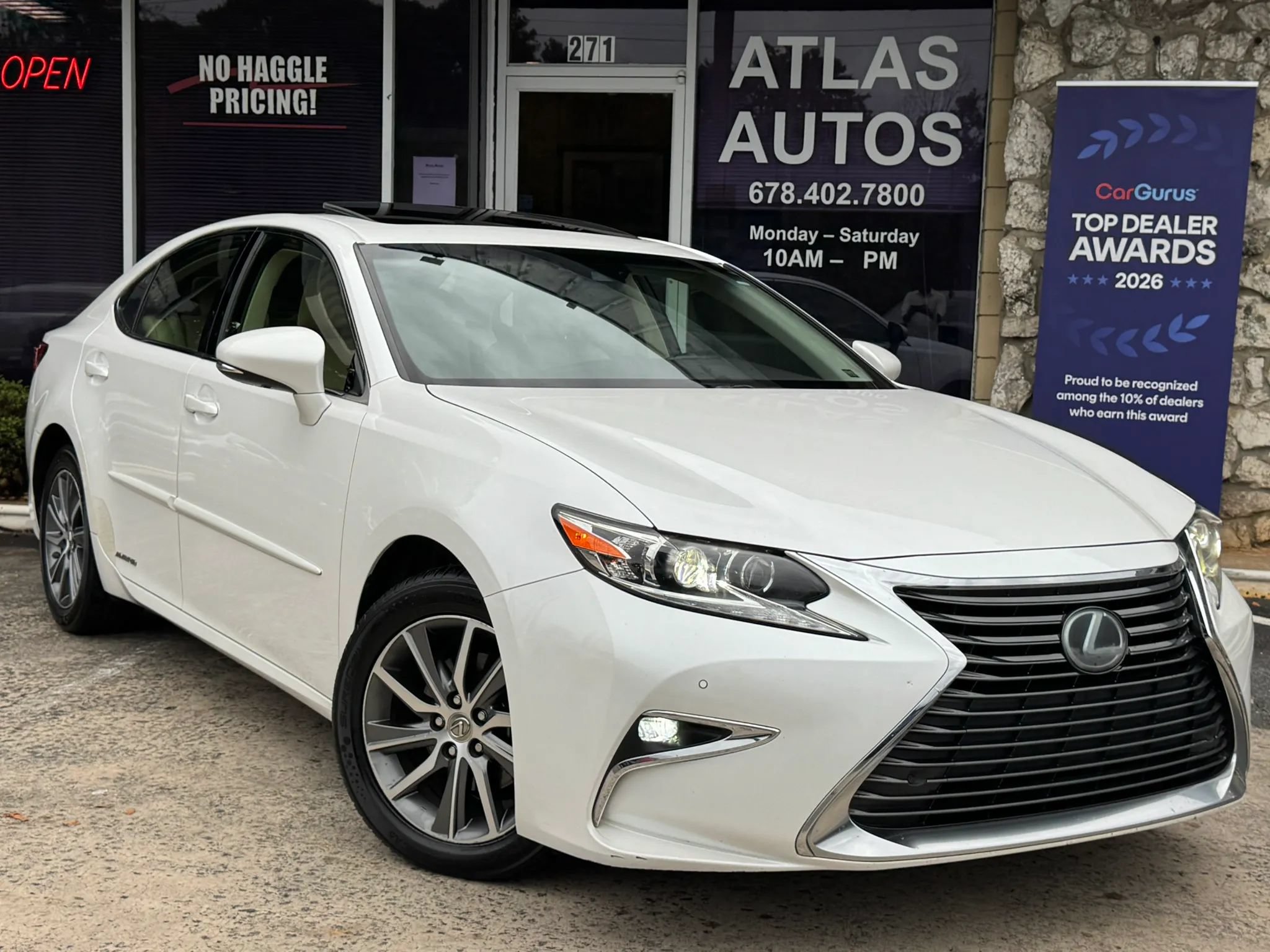 Used 2016 Lexus ES 300h FWD image 2