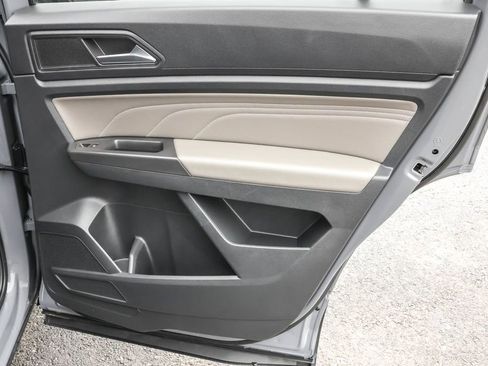 Used 2023 Volkswagen Atlas Cross Sport SE w/ Black Wheel Package image 31