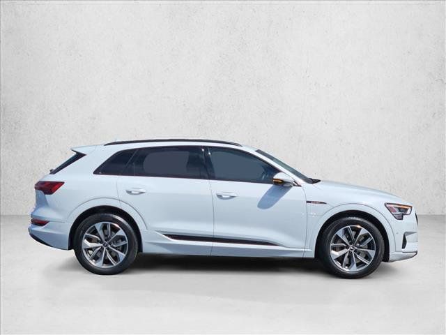 Used 2021 Audi e-tron Premium Plus w/ Premium Plus Package AWD/4WD image 4