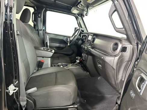 Used 2023 Jeep Wrangler Unlimited w/ Cold Weather Group image 28