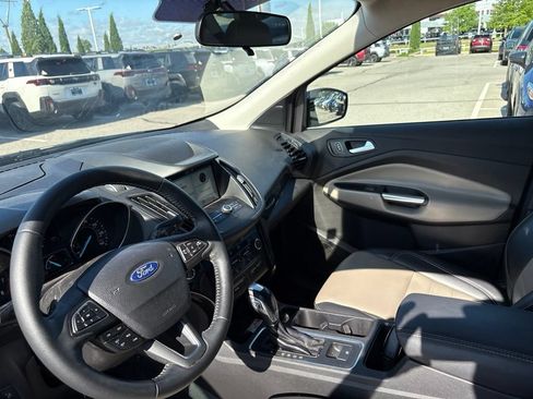 Used 2019 Ford Escape SEL FWD image 4