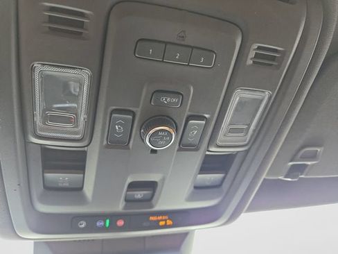 Certified 2024 Cadillac Escalade Premium Luxury AWD/4WD image 32