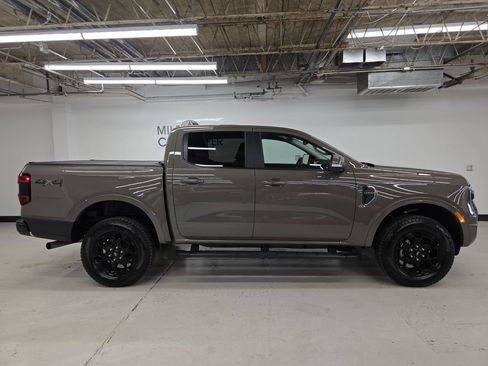 Used 2025 Ford Ranger Lariat w/ Black Appearance Package AWD/4WD image 6