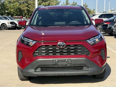 Used 2025 Toyota RAV4 XLE FWD image 8