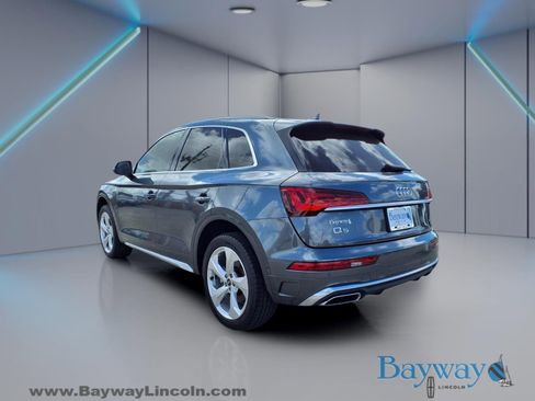 Used 2023 Audi Q5 2.0T Prestige w/ Prestige Package image 2