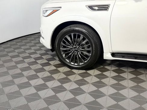 Used 2024 INFINITI QX80 Sensory AWD/4WD image 11