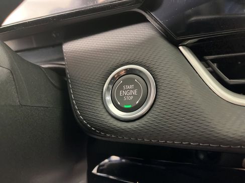 New 2026 Chevrolet Equinox LT w/ Midnight Edition FWD image 31
