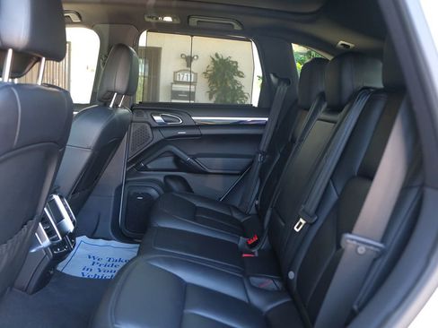 Used 2017 Porsche Cayenne S image 36