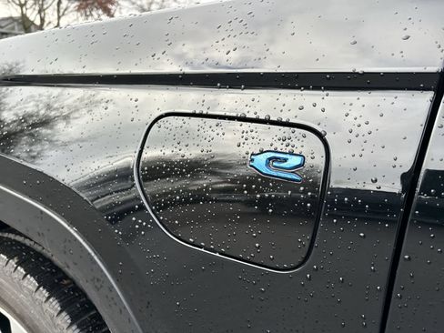 Used 2024 Jeep Grand Cherokee Limited 4xe w/ Luxury Tech Group II image 6