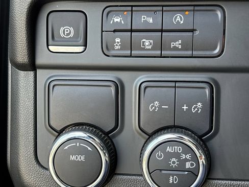 Used 2025 Chevrolet Tahoe RST RWD image 13