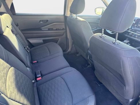 Certified 2024 Nissan Pathfinder SV image 13