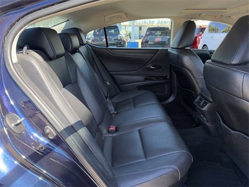 Used 2023 Lexus ES 300h w/ Premium Package image 30