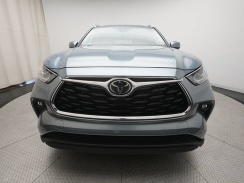 Used 2023 Toyota Highlander Limited AWD/4WD image 11