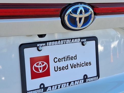 Certified 2022 Toyota Venza XLE image 29