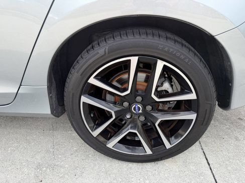 Used 2017 Volvo S60 T5 Dynamic image 24