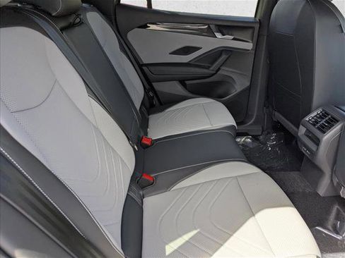 New 2026 Volkswagen Tiguan SE R-Line FWD image 29