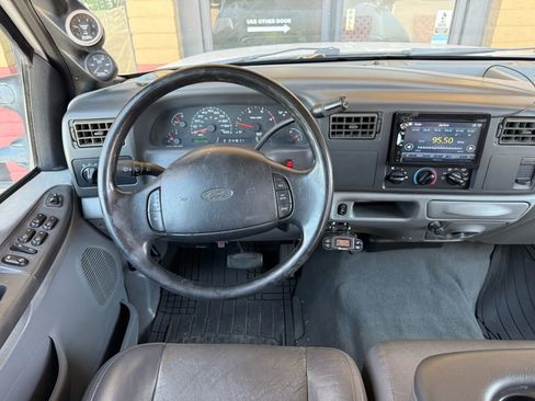 Used 2002 Ford F350 2WD Crew Cab DRW Super Duty image 29