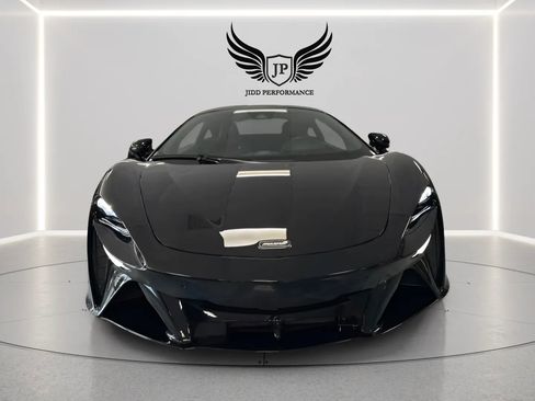 Used 2023 McLaren Artura RWD image 2