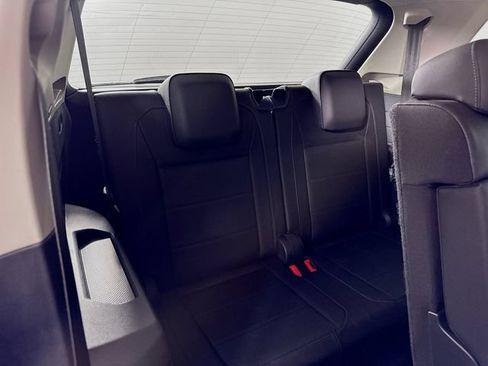 Used 2020 Volkswagen Tiguan SE FWD image 41