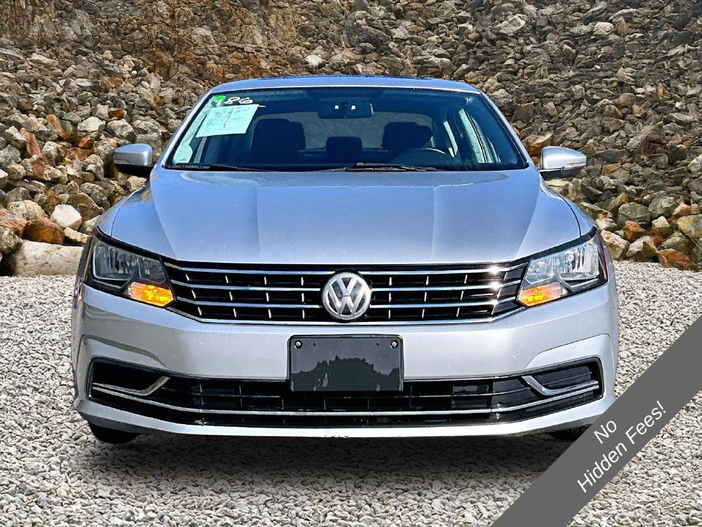 Used 2016 Volkswagen Passat 1.8T SE FWD image 3