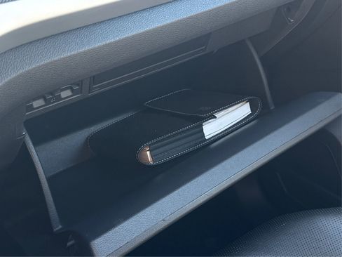 Used 2022 Volkswagen Atlas Cross Sport SEL Premium R-Line image 33